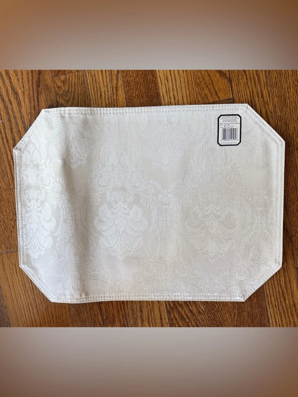 Royal Palace Elegant platinum Damask Placemats (set of 11) NWT